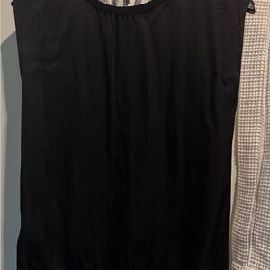 Chic Black Sleeveless Blouse